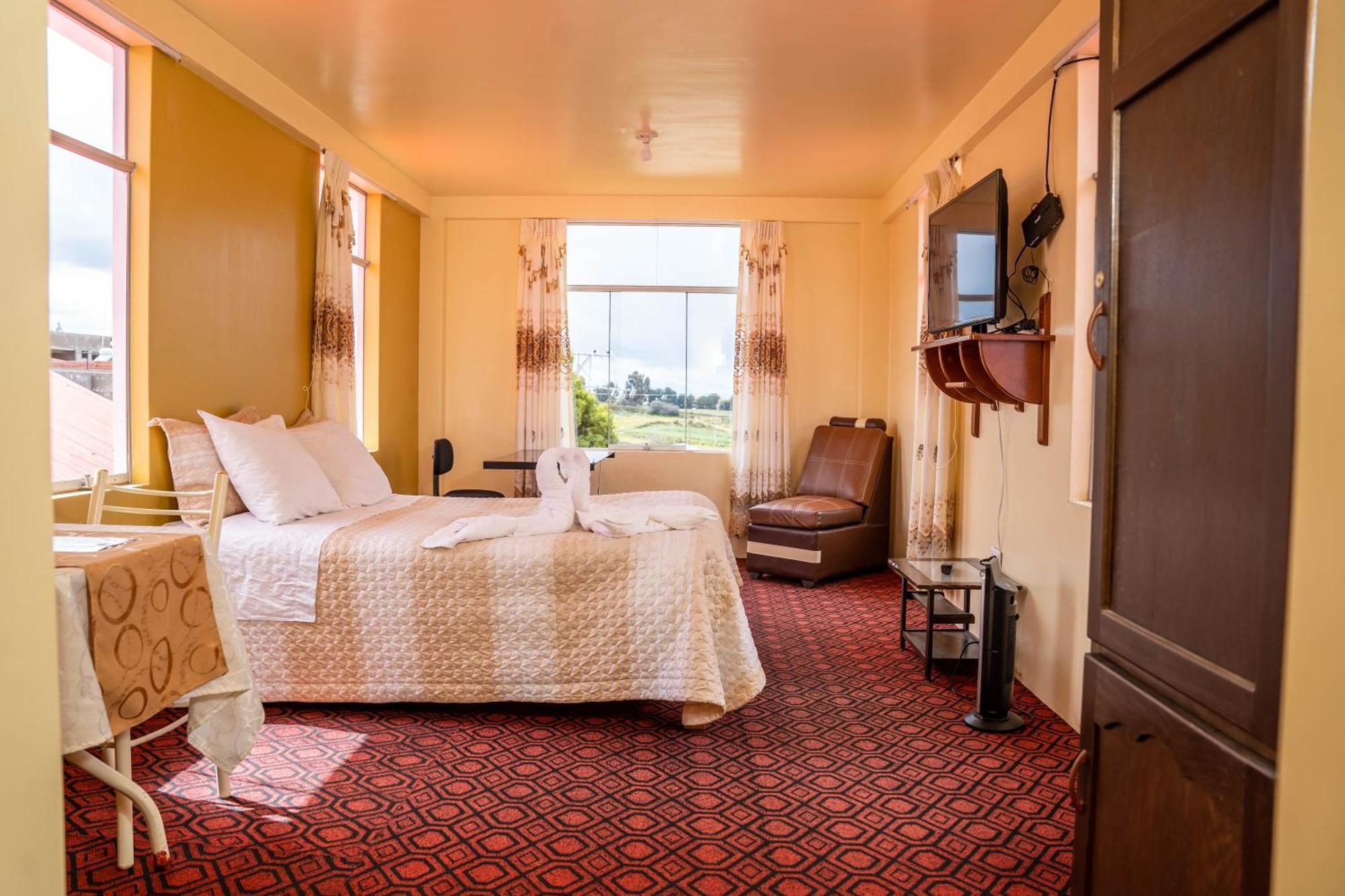 Hotel Summita Yunguyo Bagian luar foto