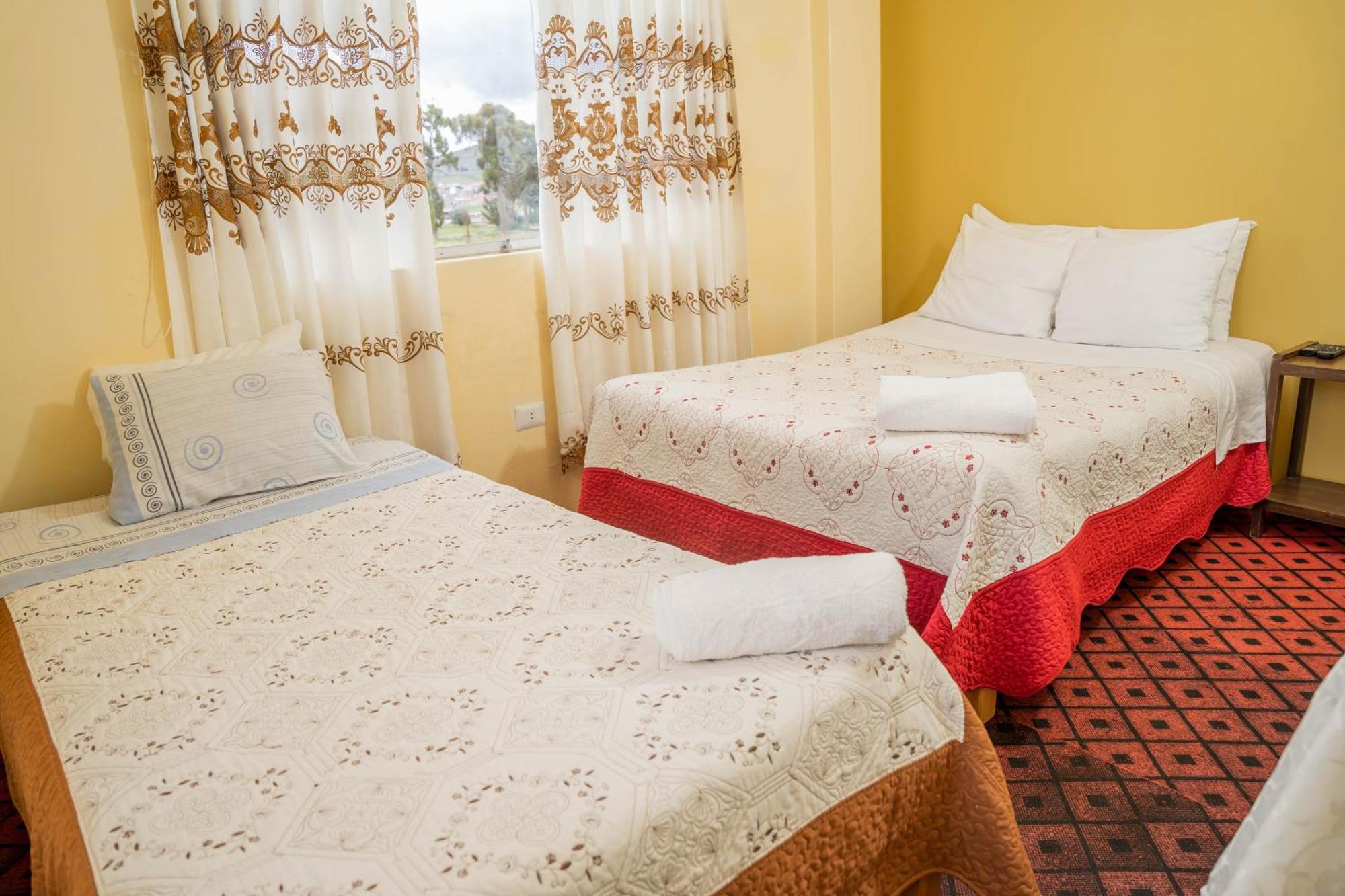 Hotel Summita Yunguyo Bagian luar foto