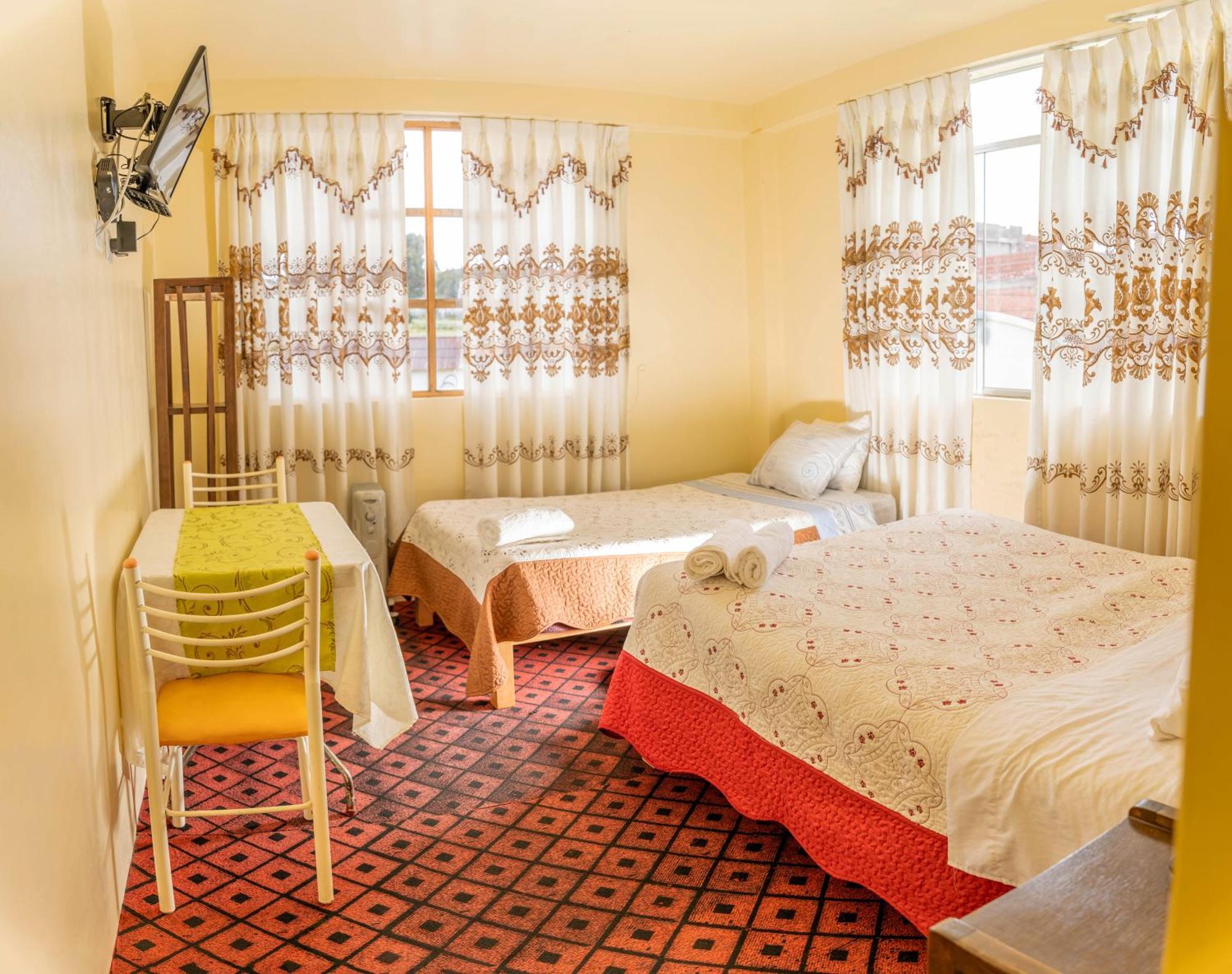 Hotel Summita Yunguyo Bagian luar foto