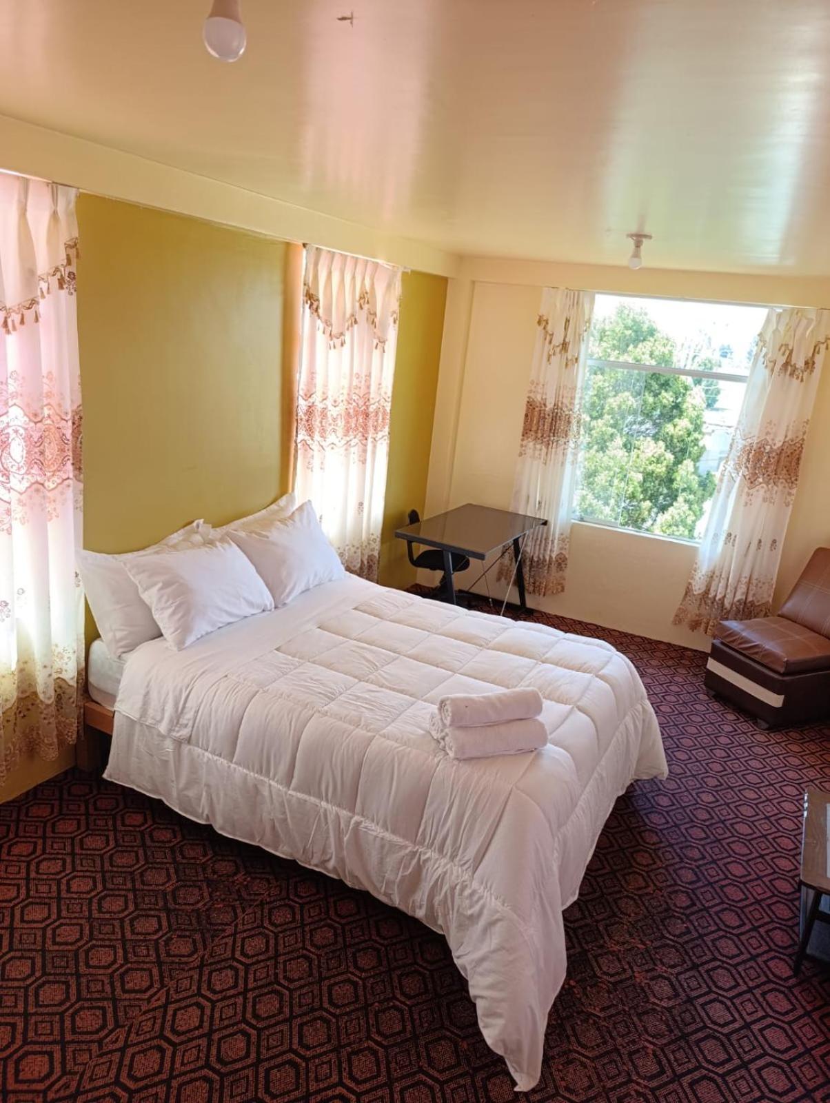 Hotel Summita Yunguyo Bagian luar foto