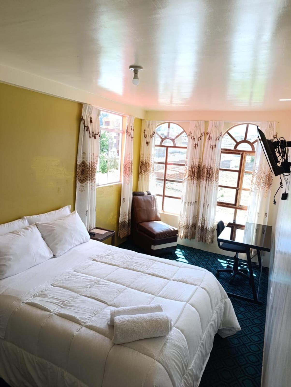 Hotel Summita Yunguyo Bagian luar foto