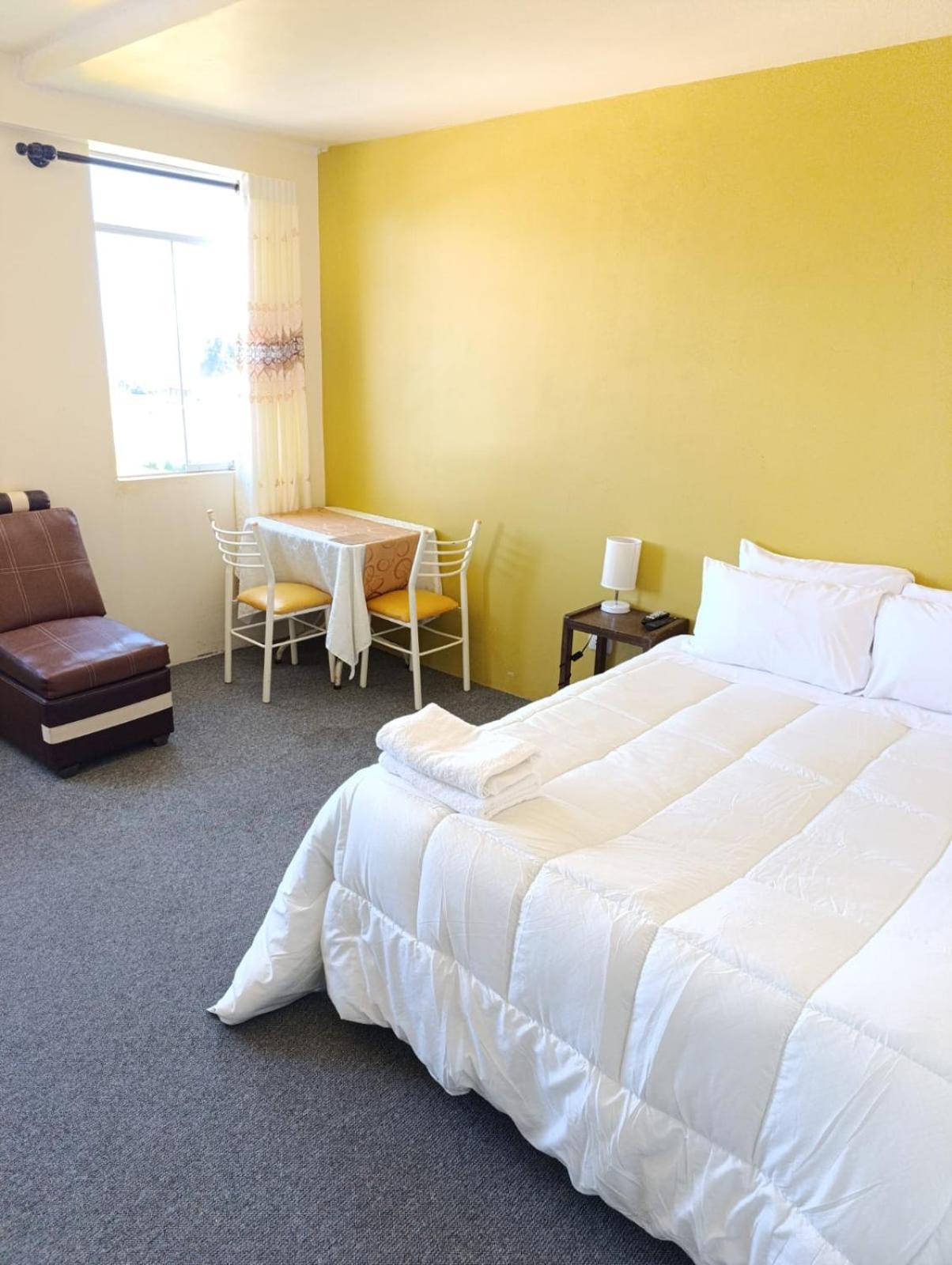 Hotel Summita Yunguyo Bagian luar foto