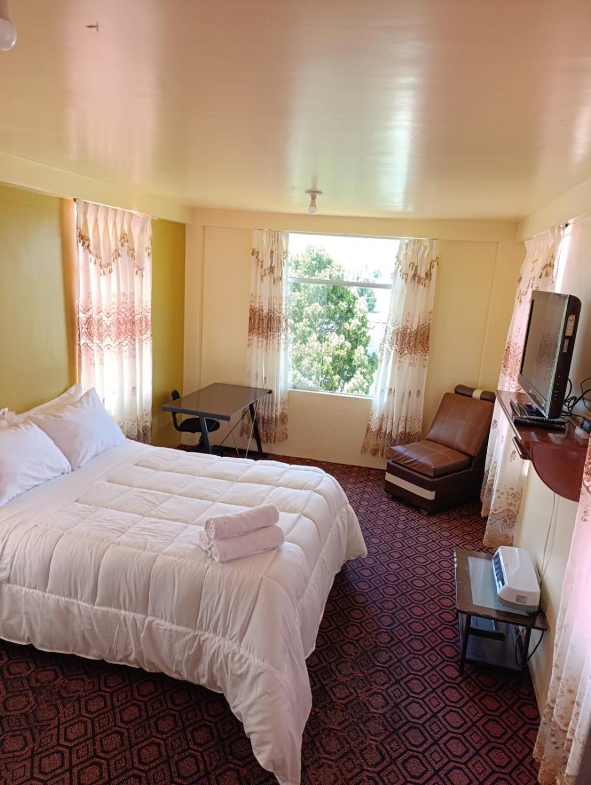 Hotel Summita Yunguyo Bagian luar foto